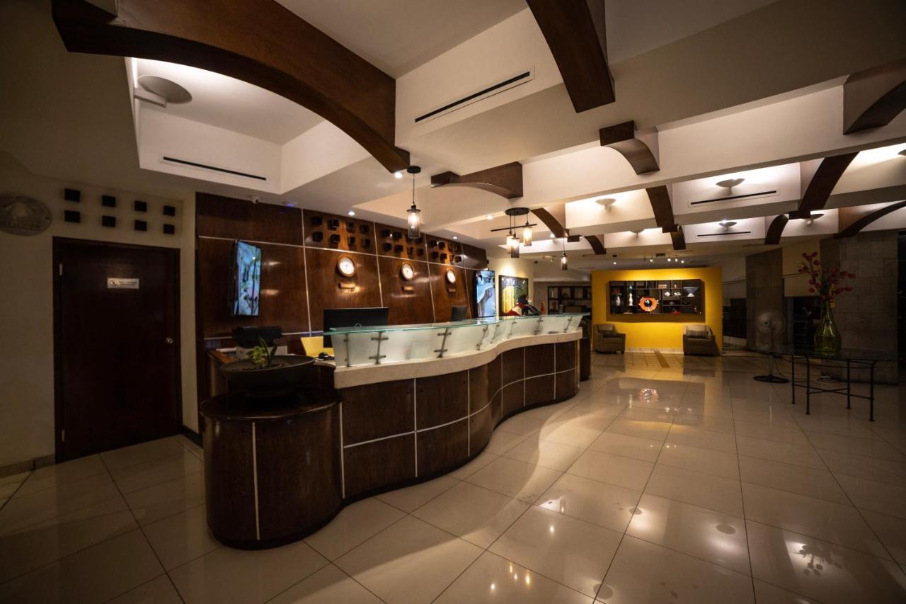 Hotel Colonial הרמוסיו מראה חיצוני תמונה